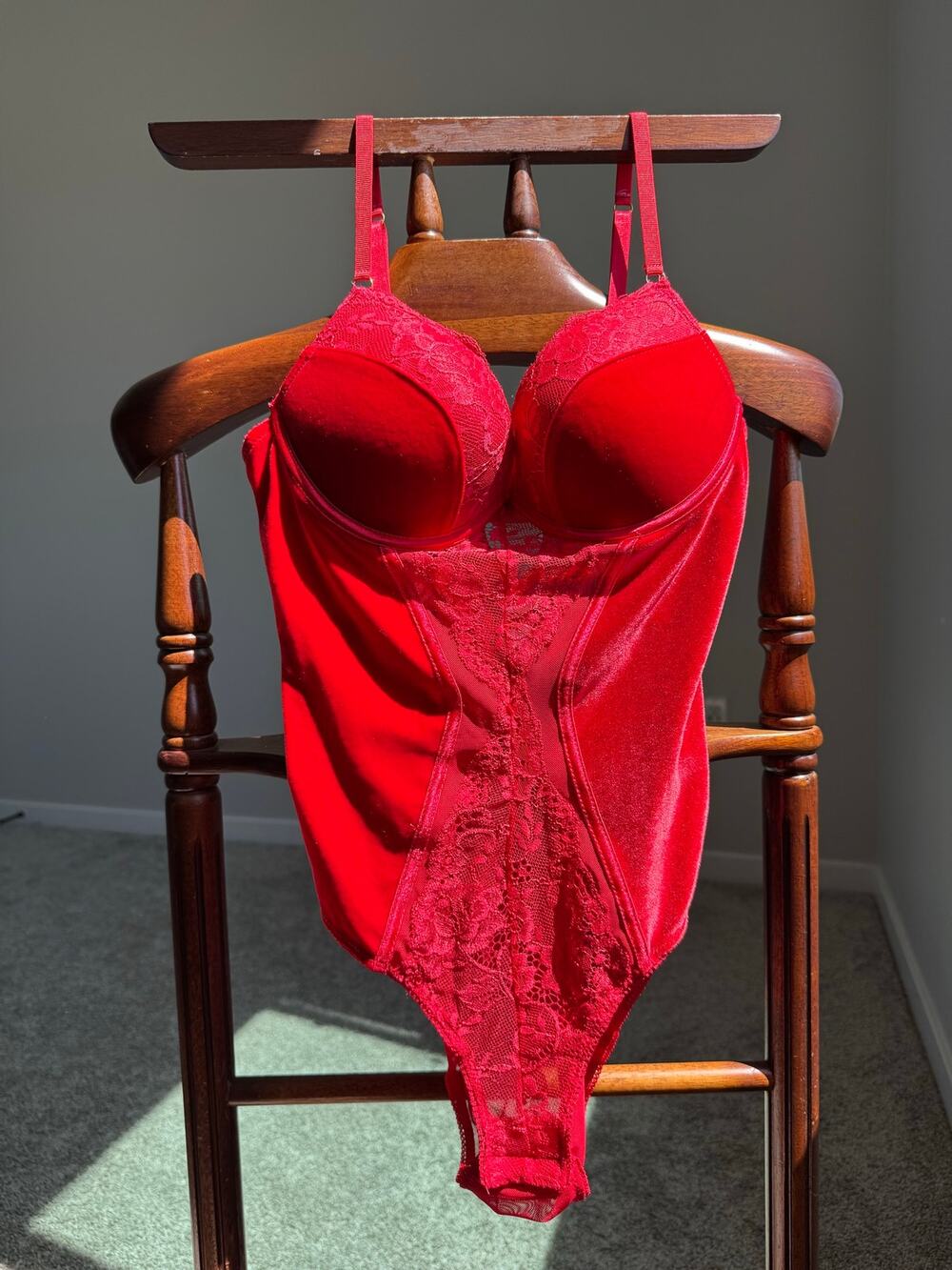 Daisy Fuentes Red Lace Bustier Bodysuit Teddy Underwire Lingerie Size M Romantic
